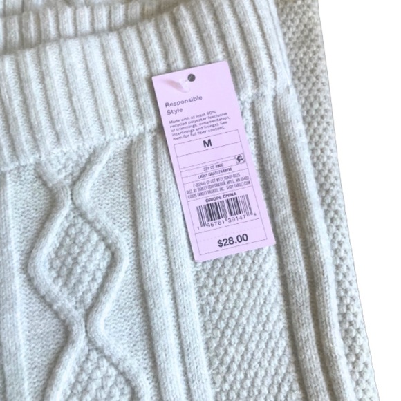 NWT Wild Fable Gray Cable Knit Sweater Pants Size Medium Flare Leg Lounge Pants - Picture 4 of 4